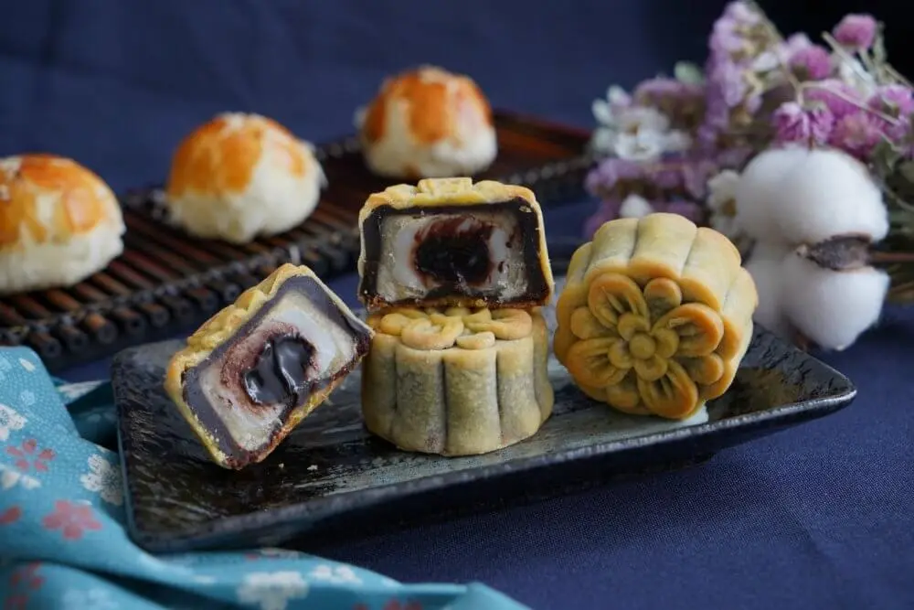 Gâteau de lune à la crème anglaise