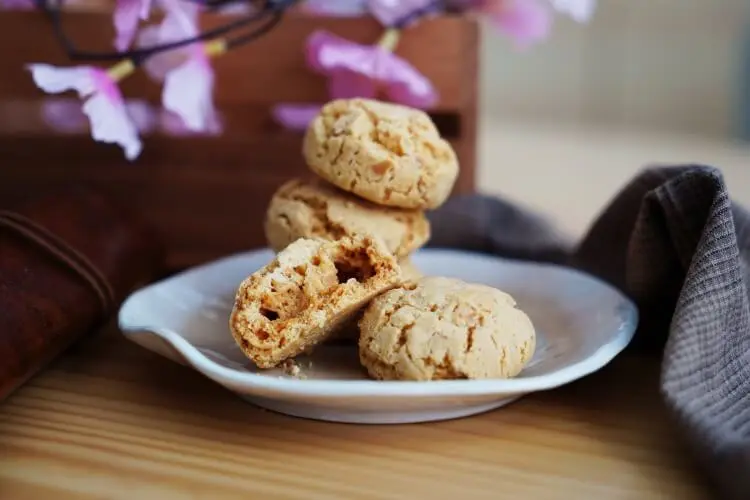 Biscuit fourré aux noix